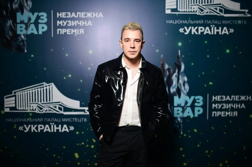 Вадим Олійник заспівав про літо яке ми всі пам’ятаємо