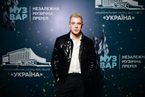 Вадим Олійник заспівав про літо яке ми всі пам’ятаємо