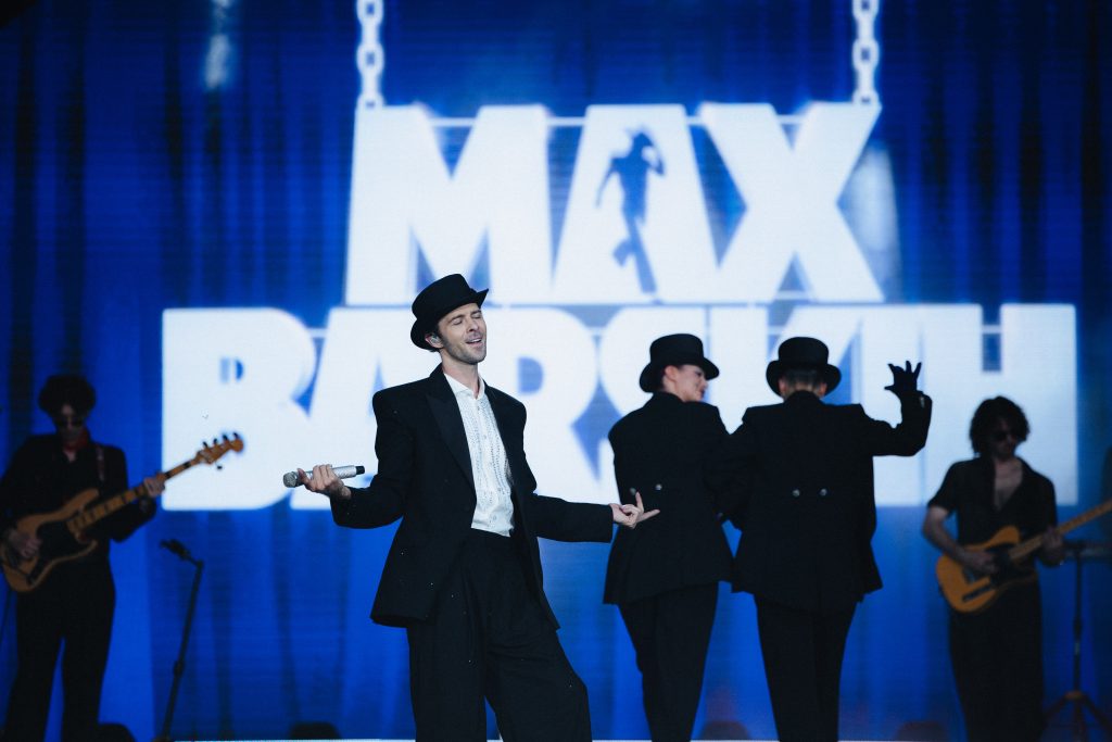 Від бурлеску до бондіани: Макс Барських відкрив Open Air Fest