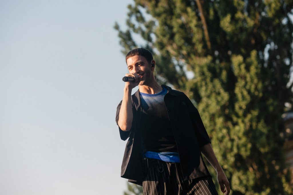 Від бурлеску до бондіани: Макс Барських відкрив Open Air Fest