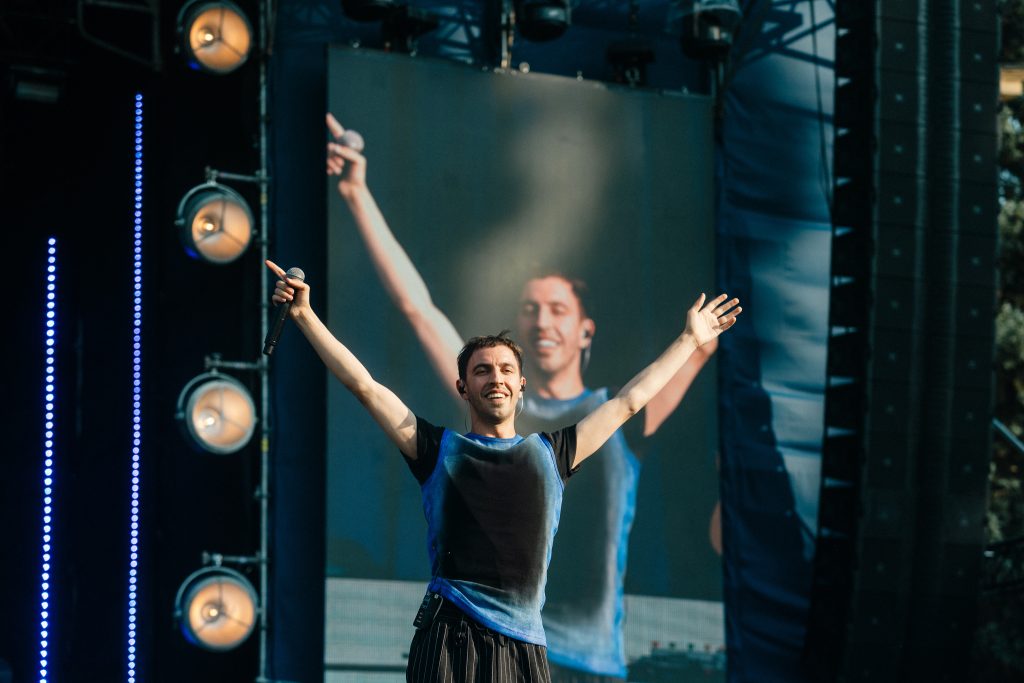 Від бурлеску до бондіани: Макс Барських відкрив Open Air Fest