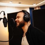 «Фірма» від LAUD: співак представив саундтрек до нової української комедії «Добре, що мама не знає»