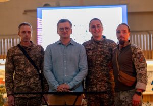 За підтримки МУЗВАР: автограф-сесія Дмитра Кулеби