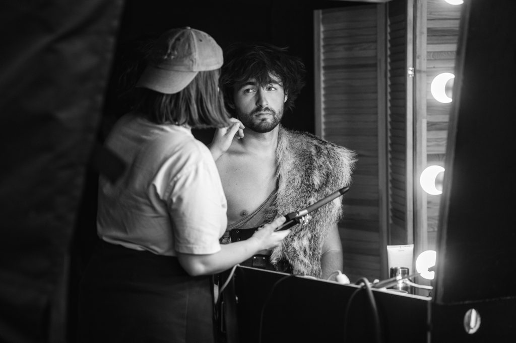 Козацькі думи байки та танці: KHAYAT представив «Ясиня»